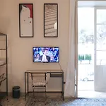 منزل للإقامة Three *