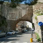 Three メッシーナ