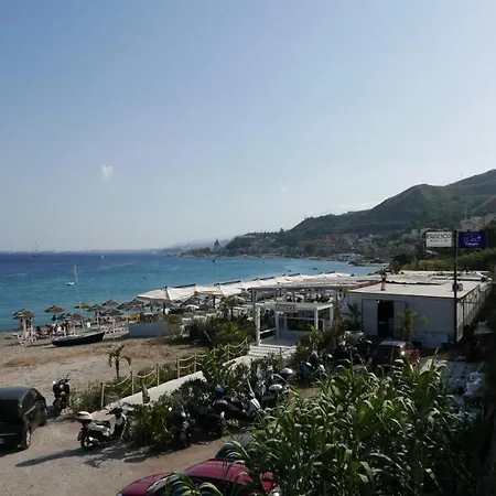 Affittacamere Three Messina