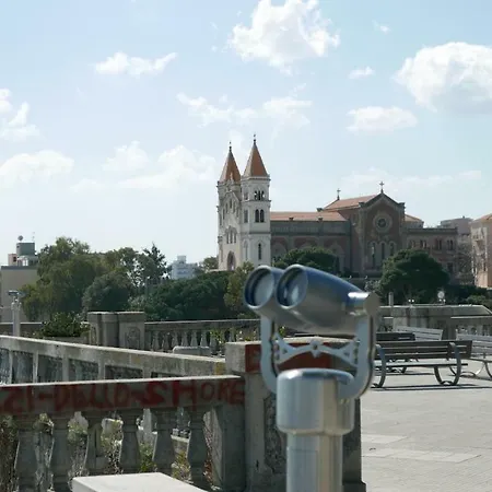 民宿 Three 墨西拿