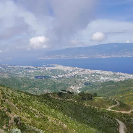 Affittacamere Three Messina