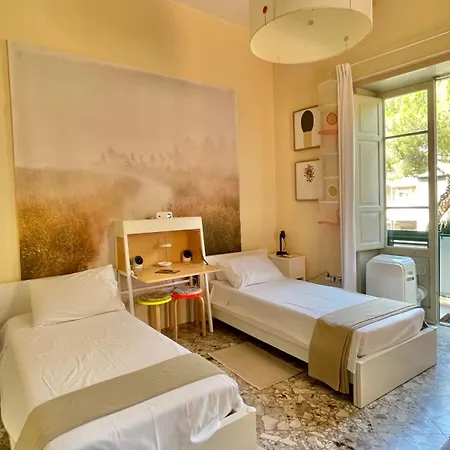 Three Проживание в семье