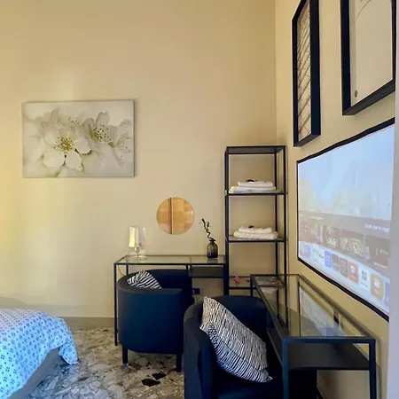 Three Проживание в семье