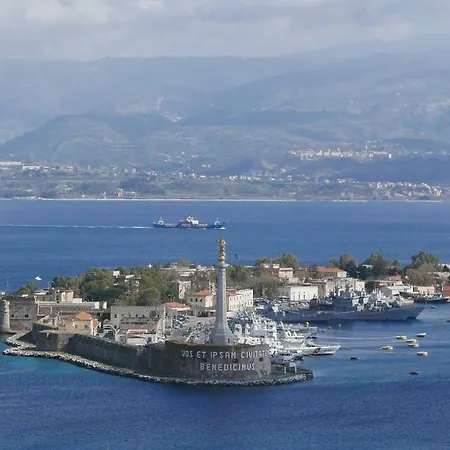 홈스테이 Three *