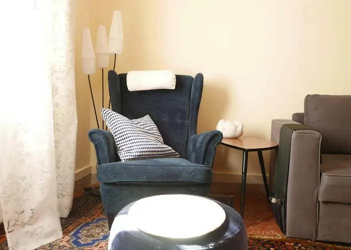 منزل للإقامة Three *